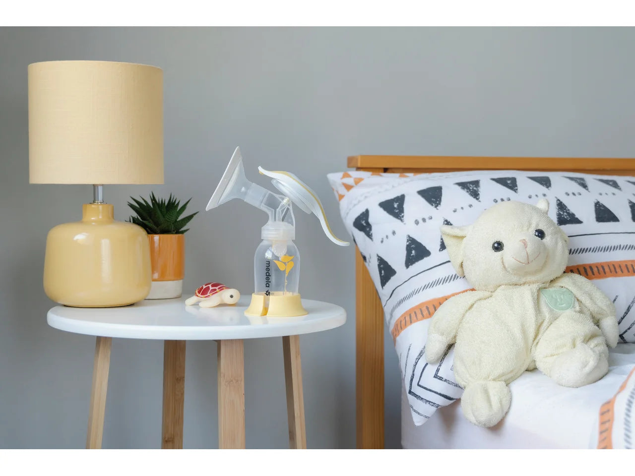 Medela-Harmony™ manual breast pump-perfect-for-mums
