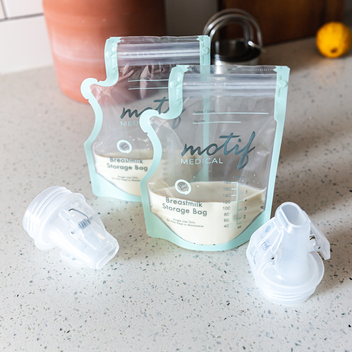 pump-to-bag-adapter-lifestyle-breastmilk